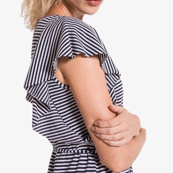 Z Supply Ruffle Sleeve Dress Size M Sporty Preppy Nautical Sailor Navy White - Picture 2 of 10